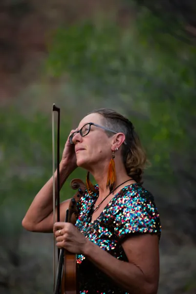 Gleny Rae is an award-winning musician, educator and community leader based in Alice Springs. 
